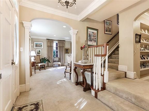 4th image of 15 Pelham Dr