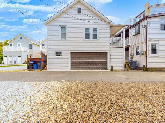 4th image of 611 2nd St #5