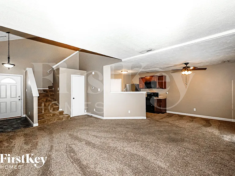 10855 Walnut Grv — Photo 5