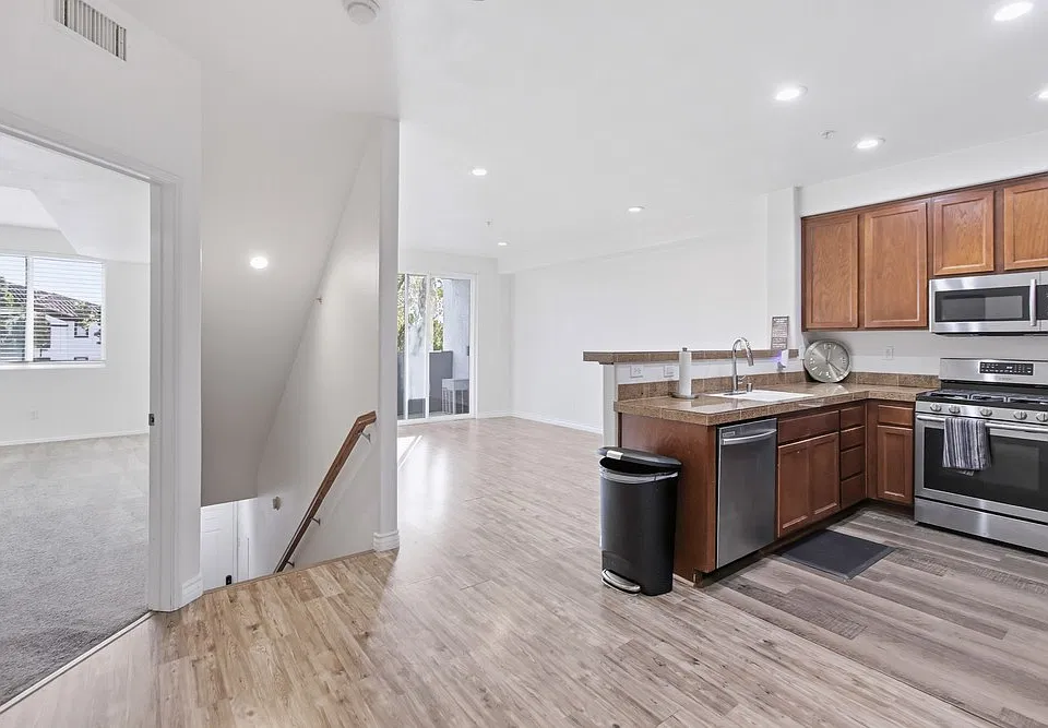 1760 E Palomar St E #122
