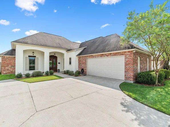 6214 Pelican Crossing Dr, Gonzales, LA 70737