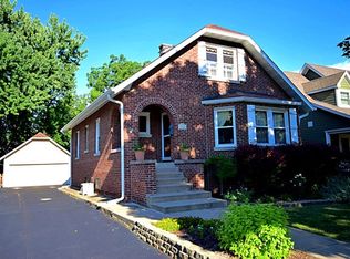 165 S Lombard Ave, Lombard, IL 60148