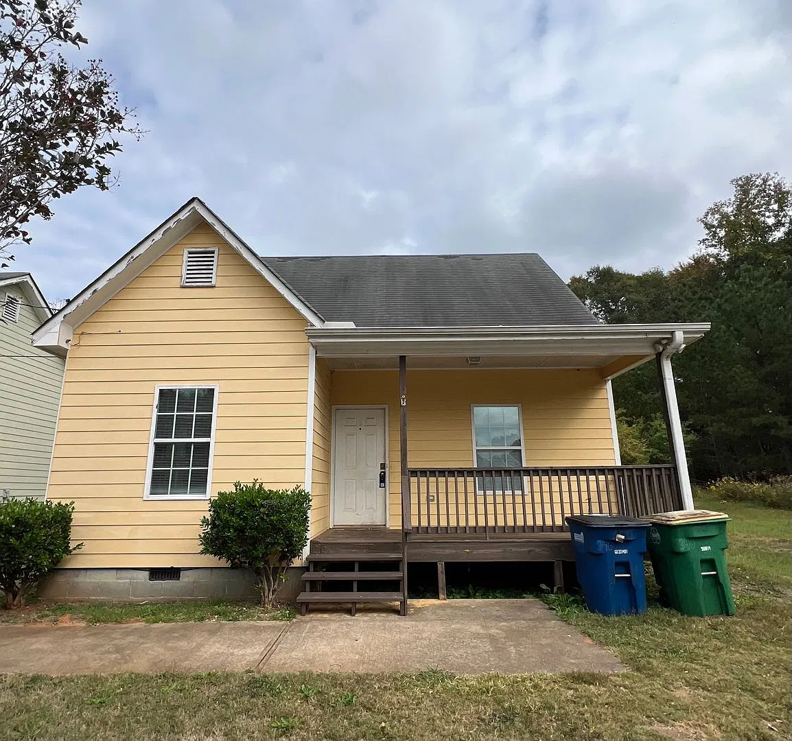 390 Hawthorne Ext L 3 Bed, 2 Bath — Photo 1