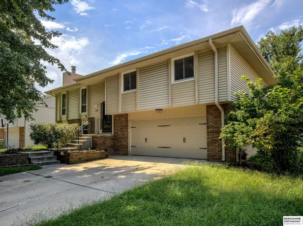 1218 Patricia Dr, Papillion, NE 68046