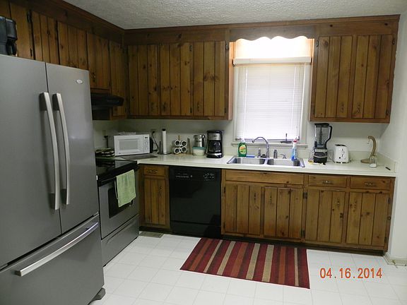 3rd image of 100 Tracy Ct