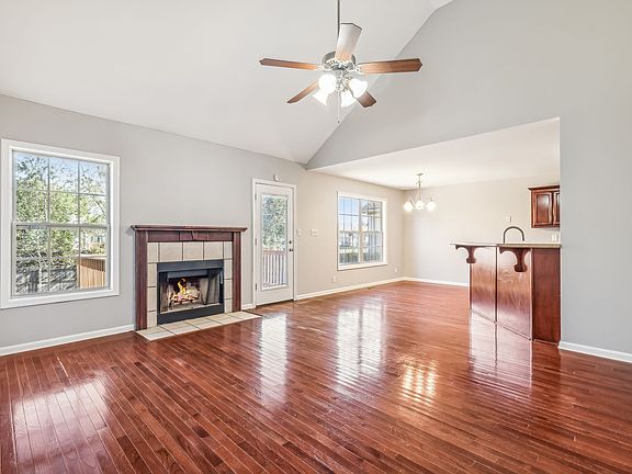 4th image of 3725 Nadia Dr