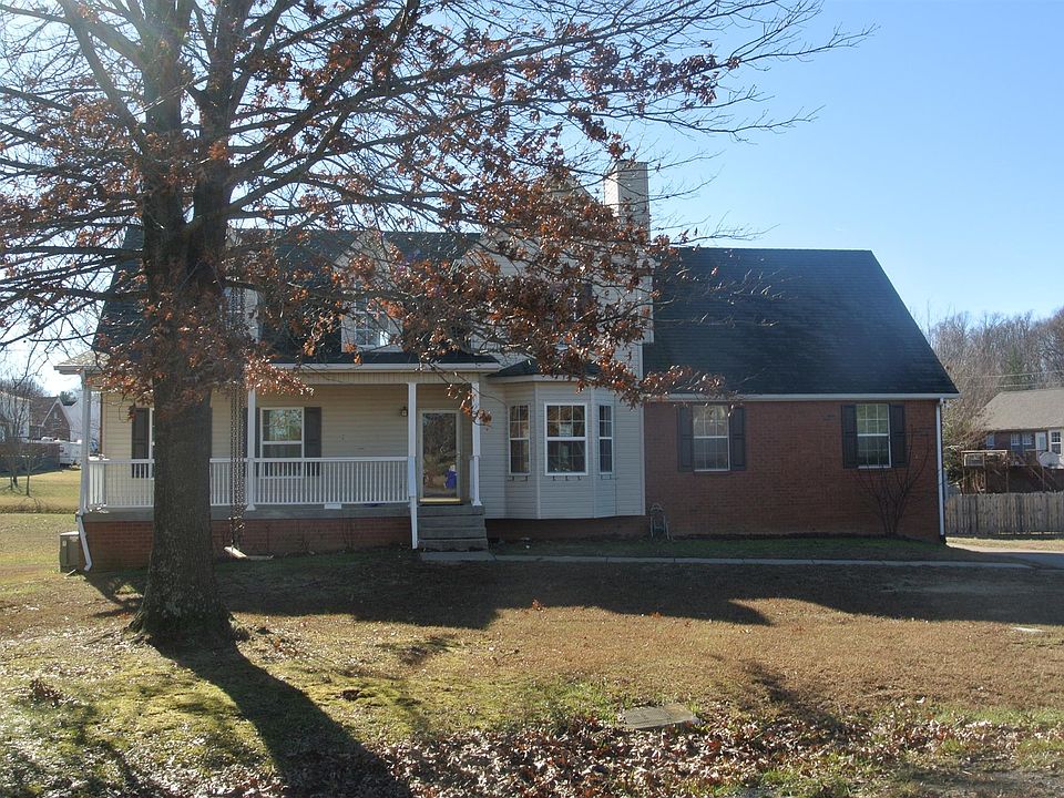 1st image of 310 Winston Dr