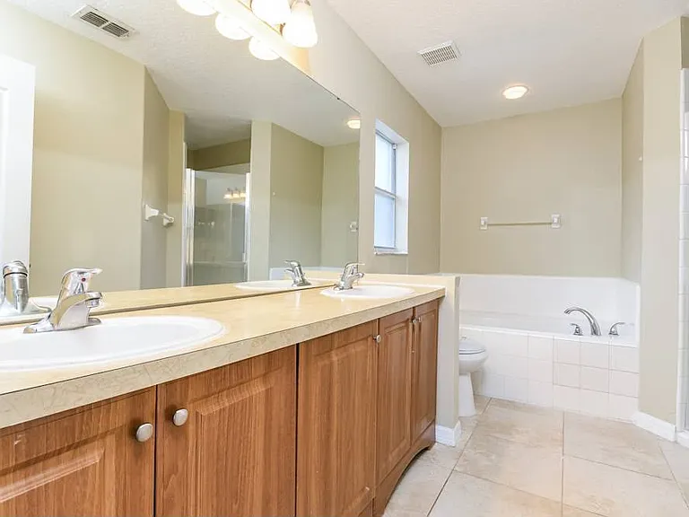 19230 SW 216th St — Photo 5