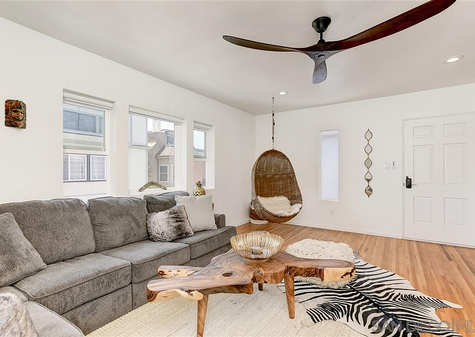 2nd image of 832 Brighton Ct