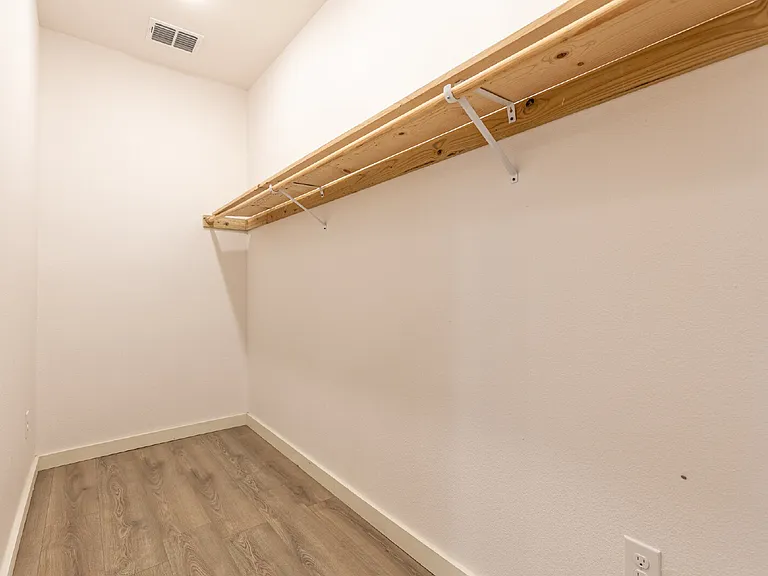 1010 Burnet St — Photo 31