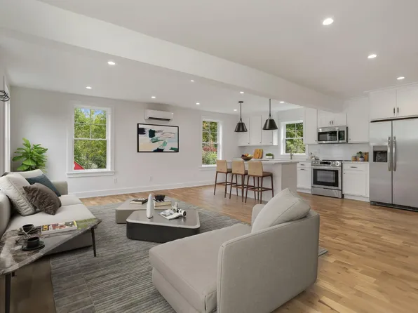 49 Daniels Farm Rd, Trumbull, CT