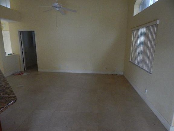 2nd image of 920 NW 201st Ave