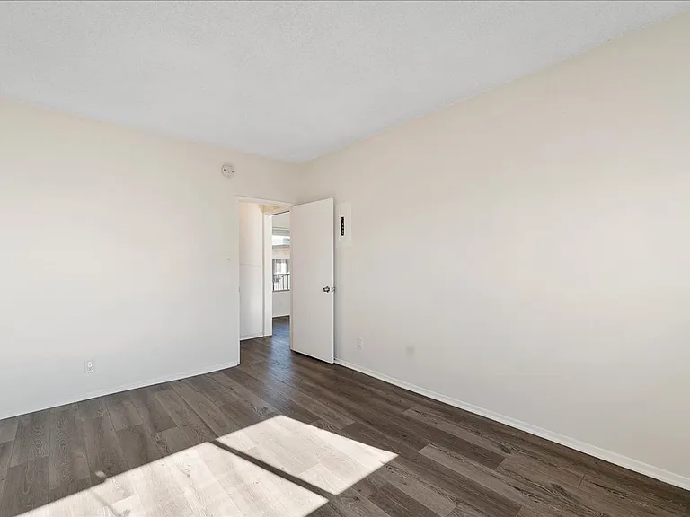 1831 Federal Ave #17 — Photo 8