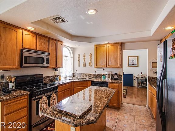 4th image of 2825 Via Florentine St