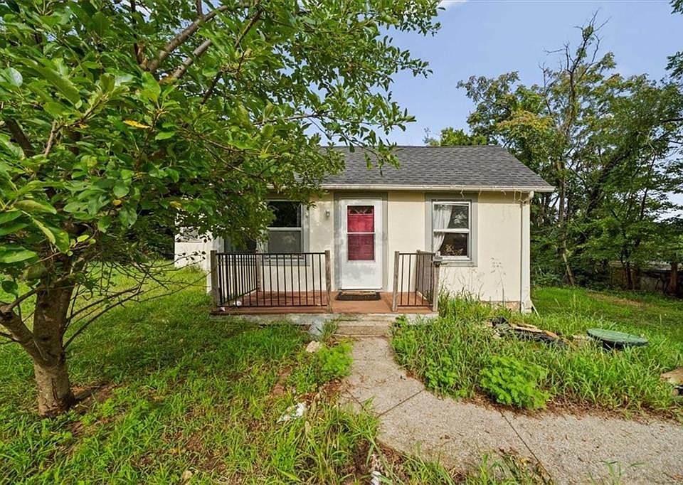 1st image of 103 Ash St
