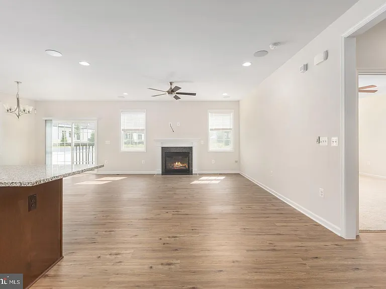 9627 Hillcrest Dr — Photo 13