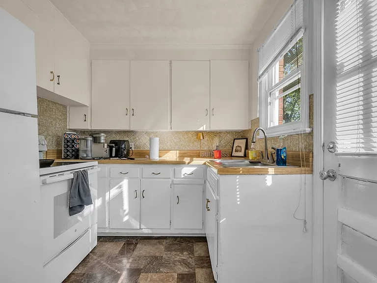 3507 Marlborough Ave — Photo 5