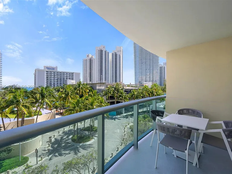 19370 Collins Ave #507 — Photo 2