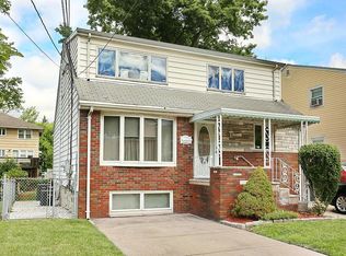 529 Walnut St, Ridgefield, NJ 07657