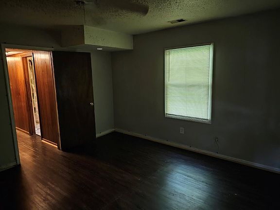 2nd image of 10719 Newton Ave