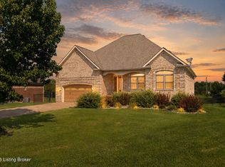 596 Meadowcrest Dr, Mount Washington, KY 40047