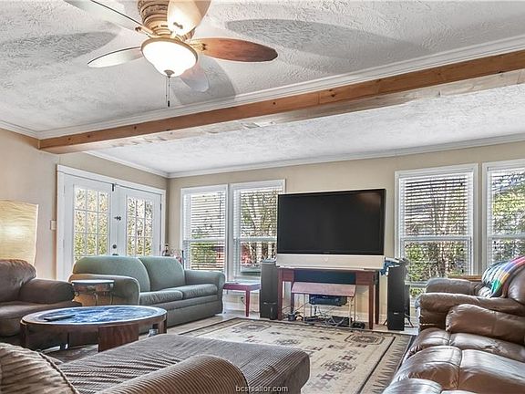 3rd image of 311 Walton Dr
