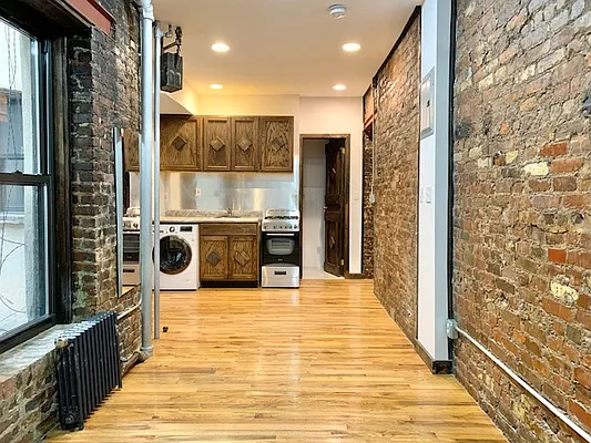 Rented by PocketBroker Inc | media 18