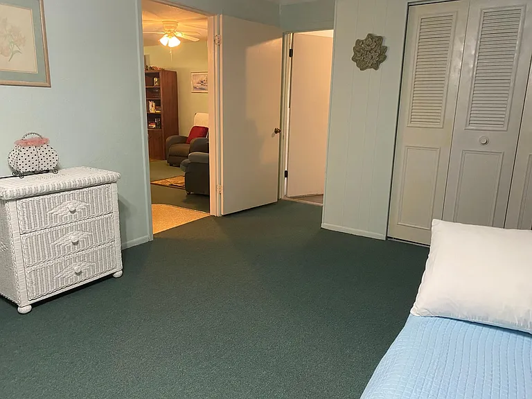 127 S Hull Ave — Photo 15