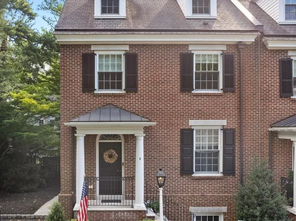 14 E 3rd St, Moorestown, NJ 08057