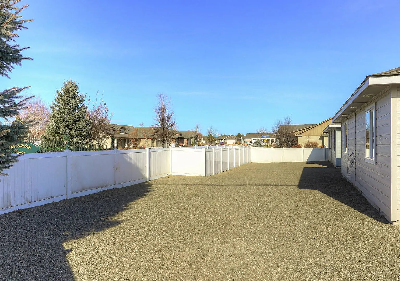 Locust Lane Complex — Photo 4