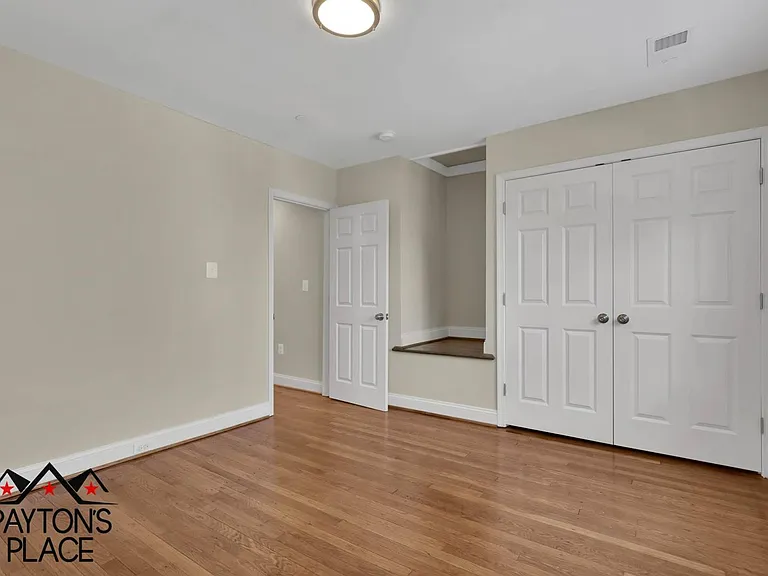 332 19th St NE — Photo 10