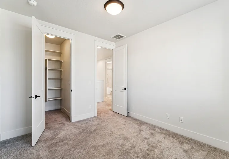 3243 S Sedgebrook Ln — Photo 36