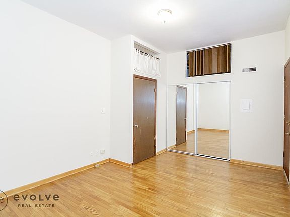 4th image of 873 W Lill Ave #2