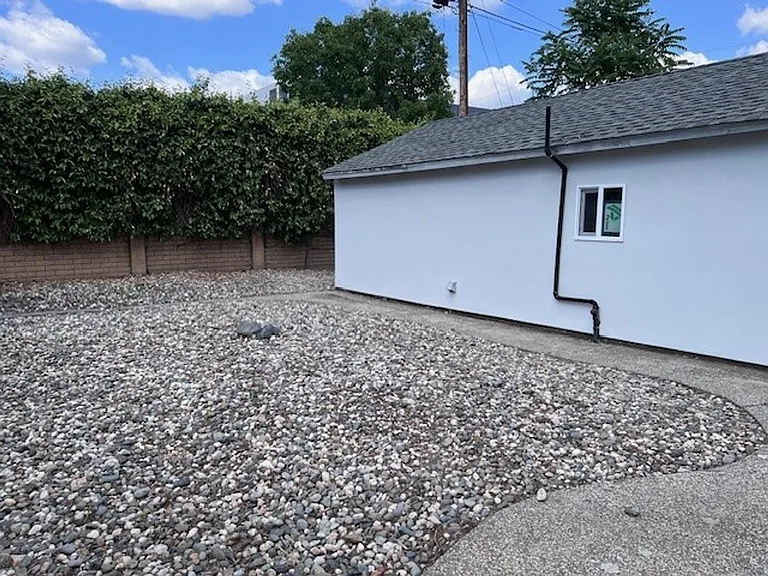 1829 Burnett Way — Photo 15