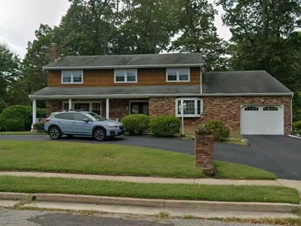 4 Colin St #1