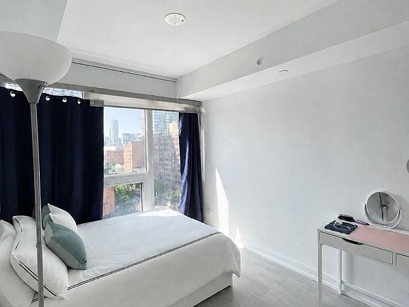 5th image of 181 Dundas St E Unit 706