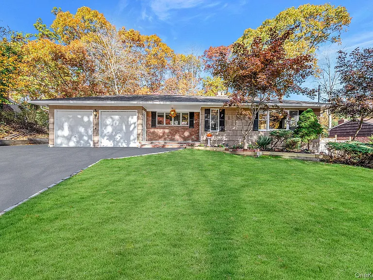 23 Princeton Dr — Photo 3