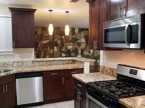 2nd image of 13319 S Saint Andrews Pl