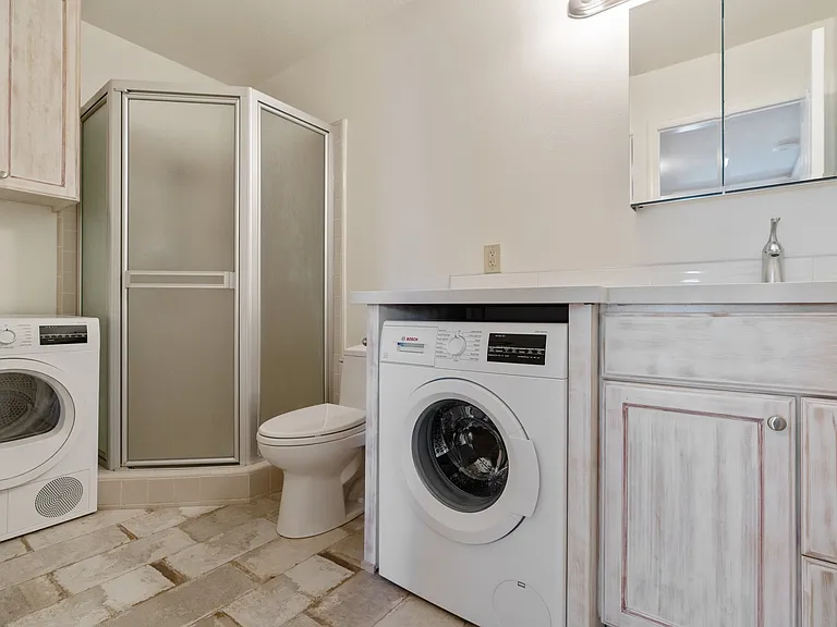 1243 Virginia Ave #9 — Photo 21