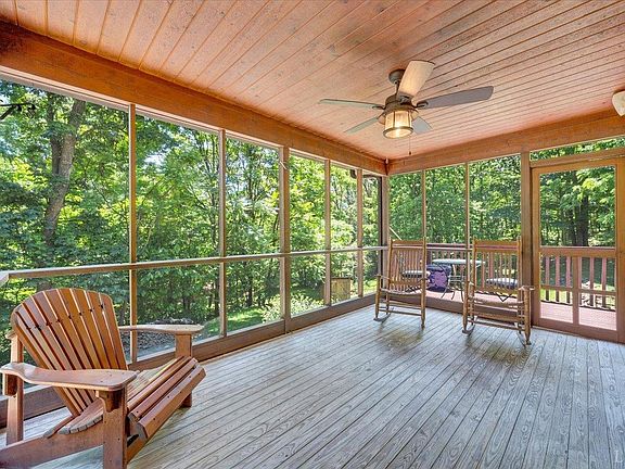 5th image of 1272 Stoney Way