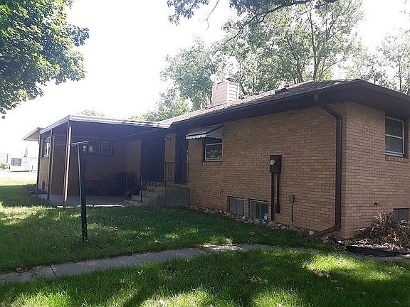 3rd image of 1457 Midland St