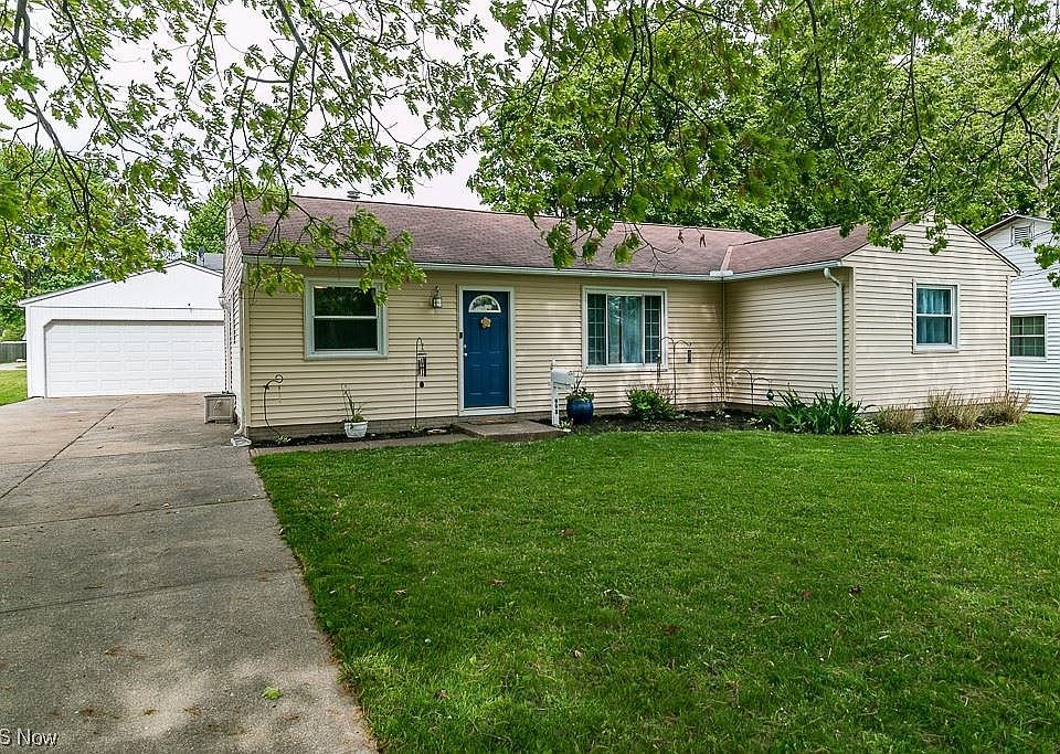 1st image of 998 Eaglewood Dr