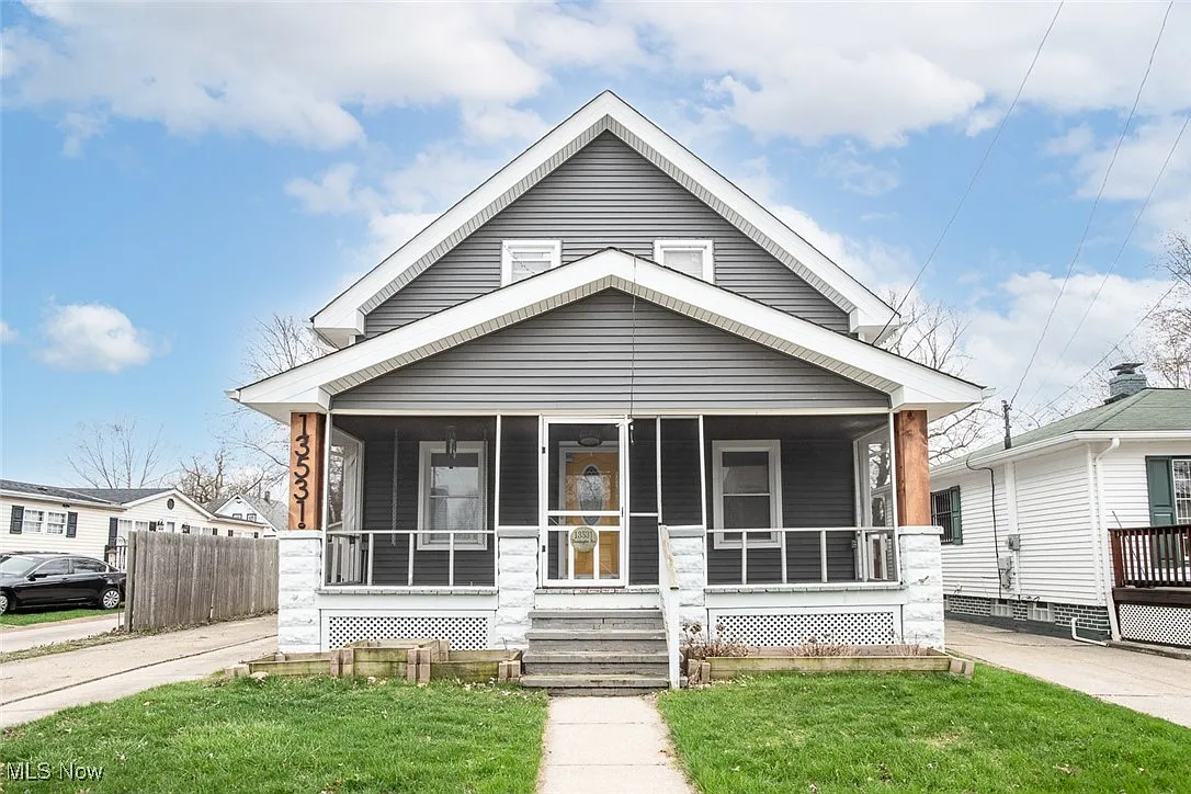 13531 Bennington Ave photo 1
