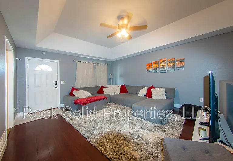 521 Queens Rd #1 — Photo 5