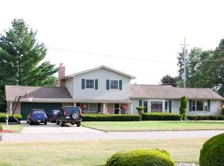 4474 Thorntree Dr, Burton, MI 48509