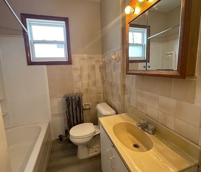 538 Louis Ave #4 — Photo 10