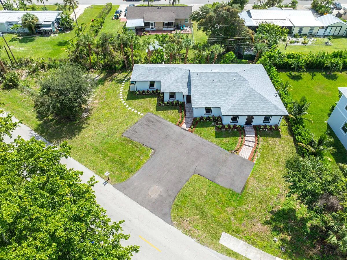 Building Photo - 3860 Outer Dr #1A