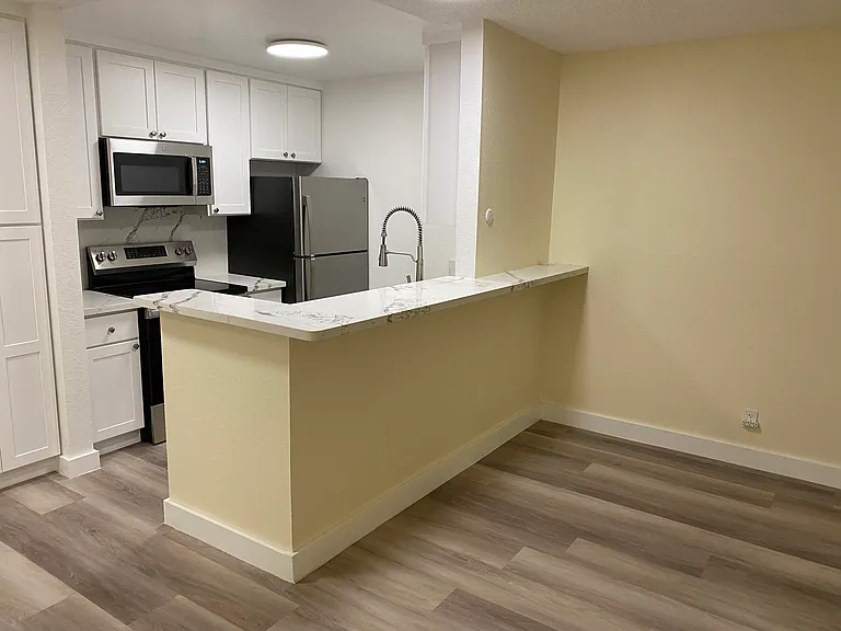 Mandarin Dr — Photo 81