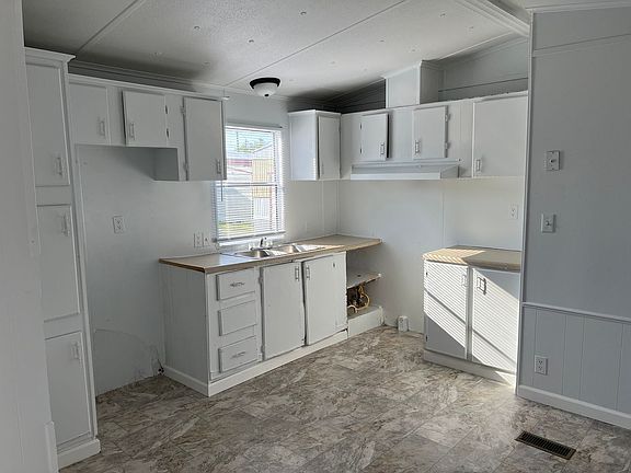 4th image of 103 Jackson St #3