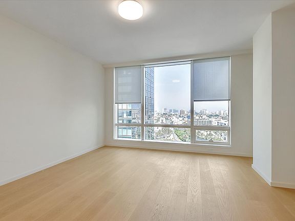 4th image of 877 Francisco St #1818-A